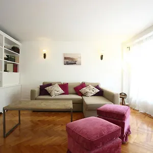 Errezubi By Smiling , Hondarribia España